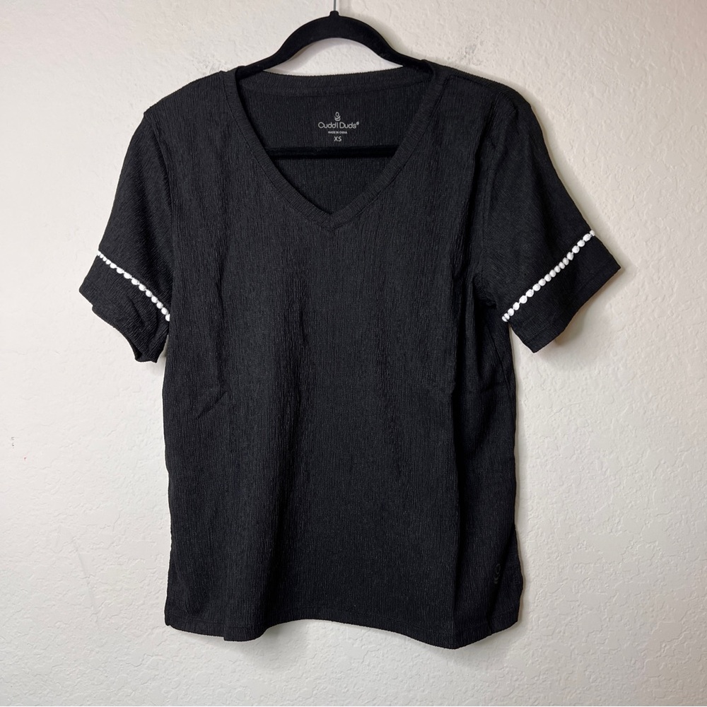 Cuddl Duds NWOT Crepe Knit V-Neck Top XS Black Casual Everyday layering‎
